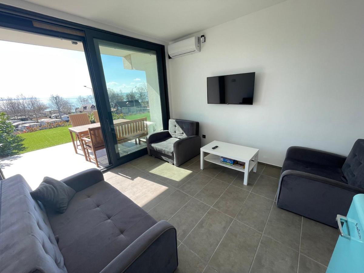 Apartament Club Panorama Studio - Pool, Garden Alsóörs Zewnętrze zdjęcie
